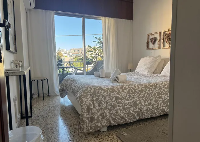 Апартаменты Nikolas And Persefoni Flats