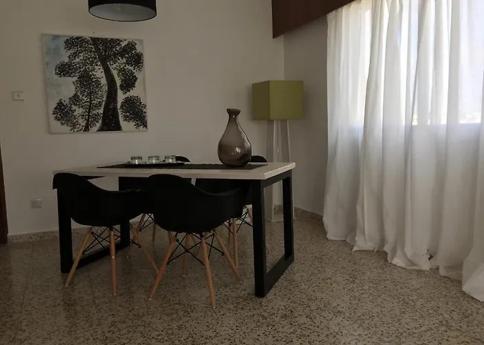 Nikolas And Persefoni Flats Apartment Geroskipou