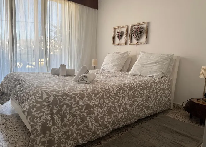 Nikolas And Persefoni Flats דירה *